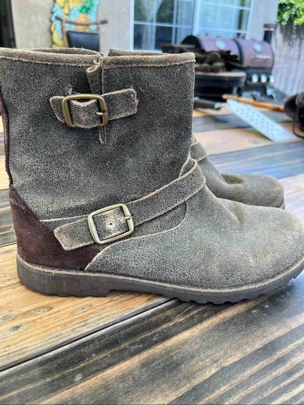 Ugg ankle “ aged suede ankle boots size 6 woman